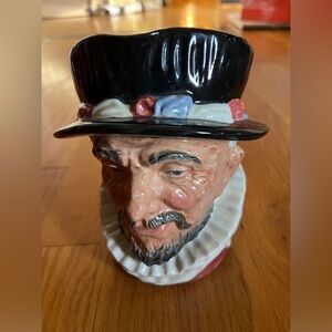 Royal Doulton Beefeater (D6206) –Toby Mug
